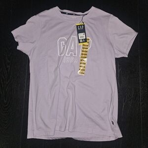 Women's gap t shirt size, medium brand new with tags